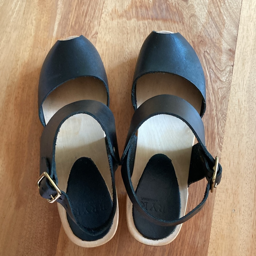 BRYR Black Leather Peep-Toe Wedge Sandals - Picture 8 of 13